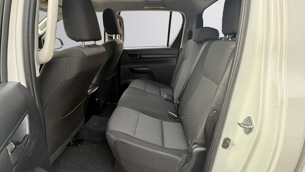 TOYOTA Hilux 2023 — imagine 19