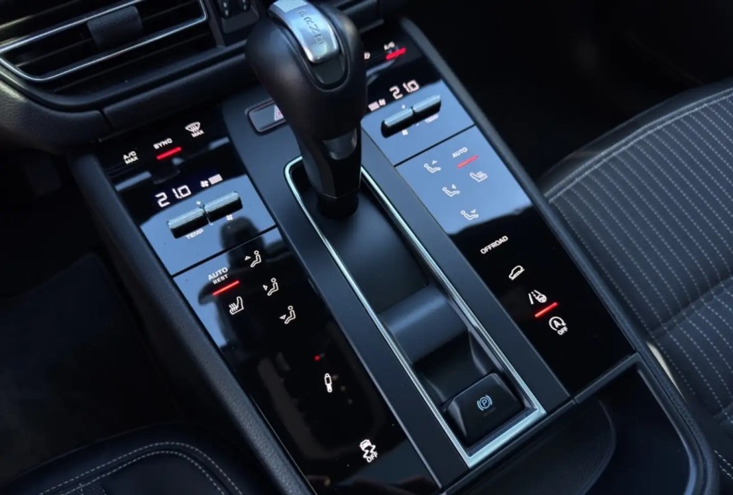 Porsche Macan T - foto 16