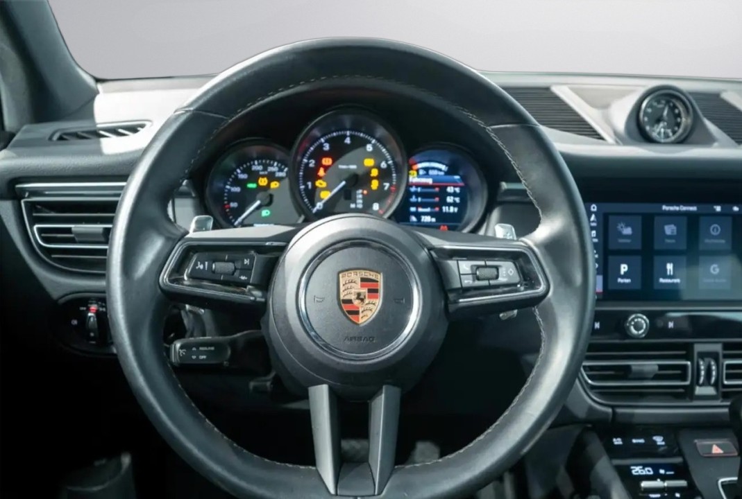 PORSCHE Macan 2024 — imagine 15