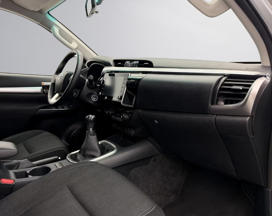 Toyota Hilux 2.8D - foto 13