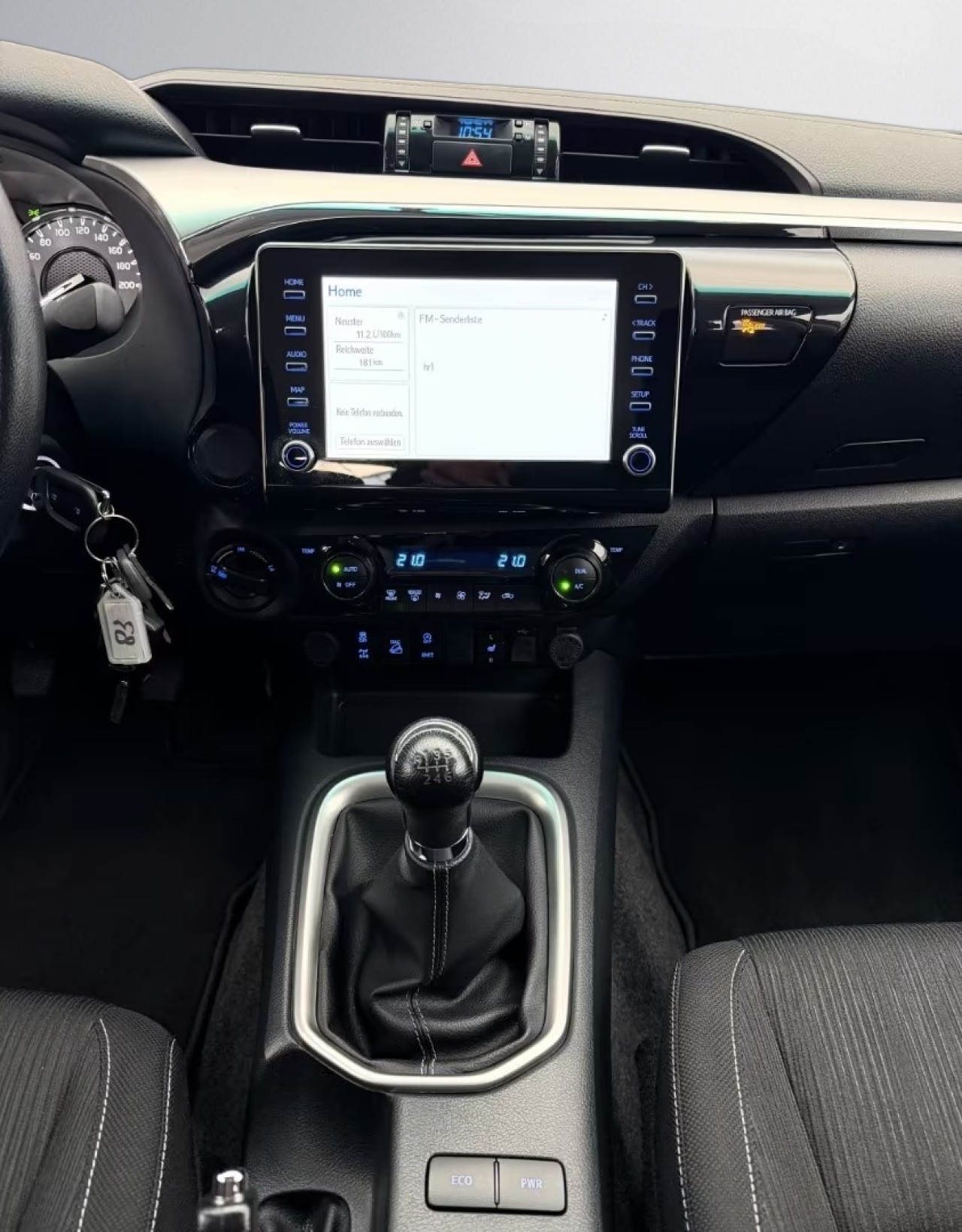 Toyota Hilux 2.8D - foto 16