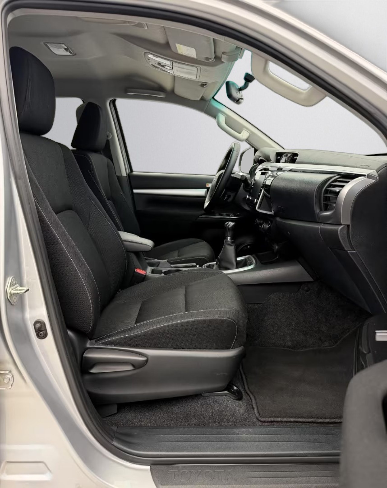 Toyota Hilux 2.8D - foto 15