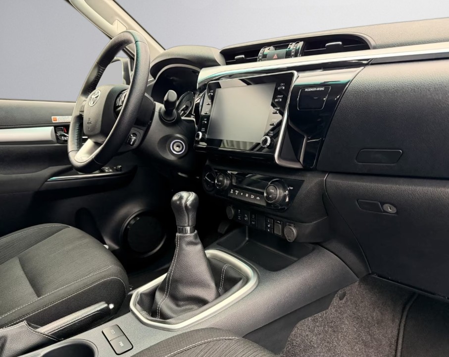 Toyota Hilux 2.8D - foto 12