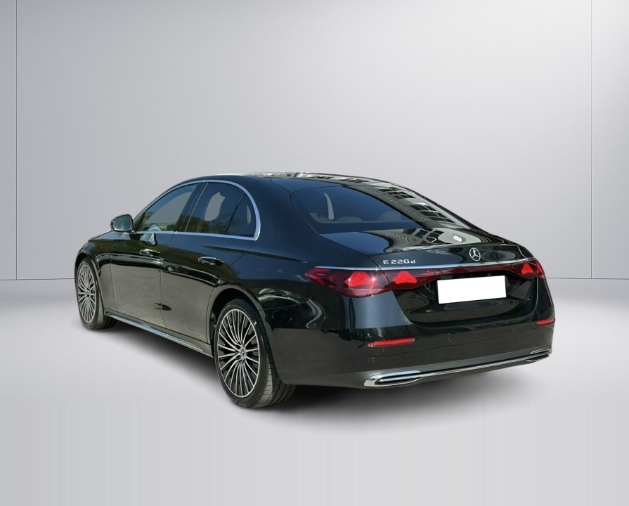 MERCEDES-BENZ E-Class 2024 — imagine 4