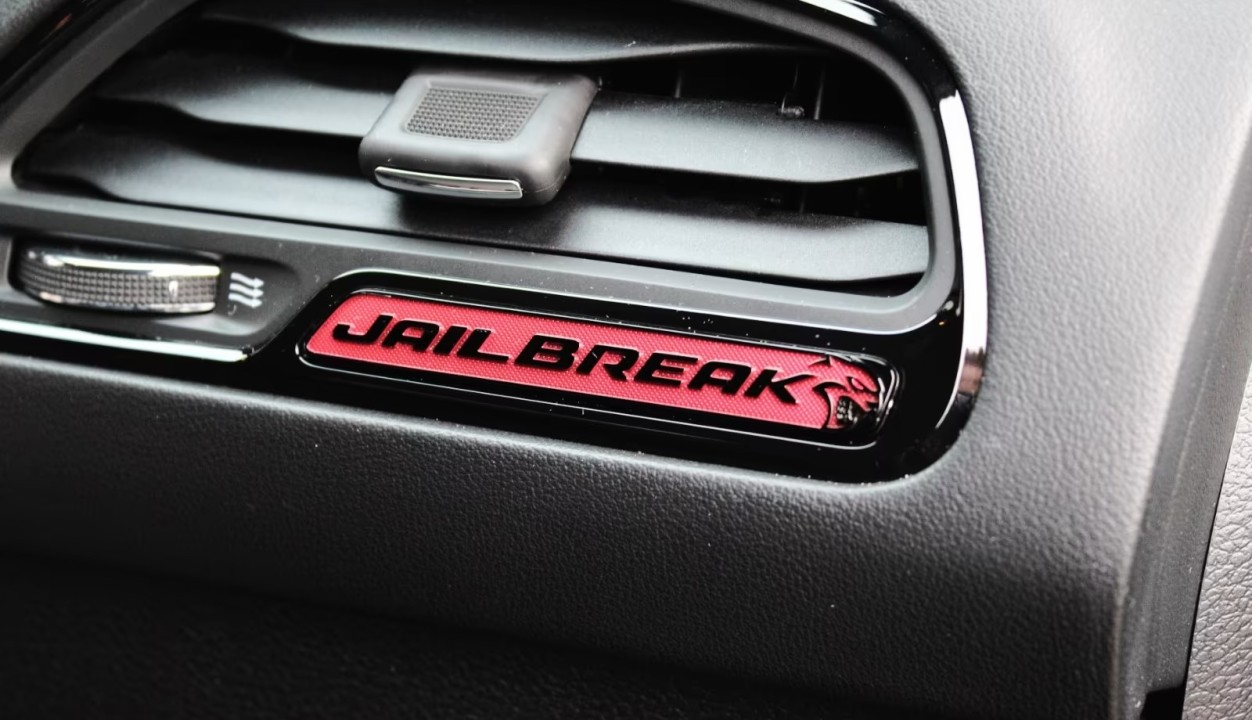 Dodge Challenger Hellcat - foto 12
