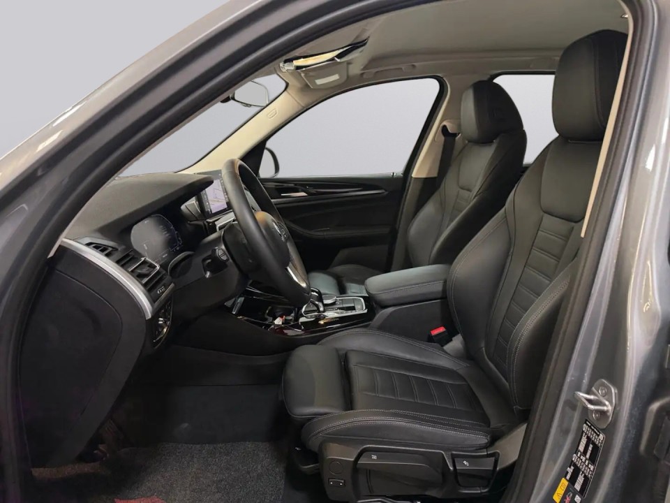 BMW X3 xDrive30e - foto 13