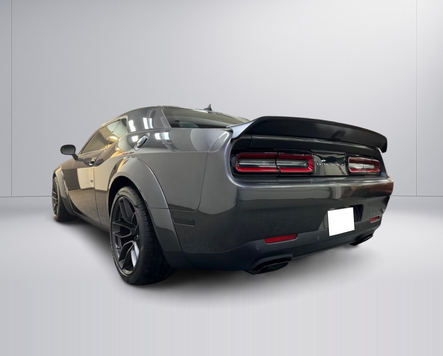 Dodge Challenger Hellcat Jailbreak (5)