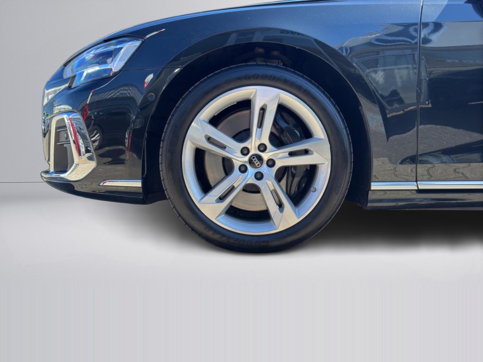 AUDI A8 2022 — imagine 18