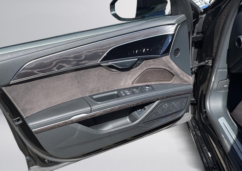 AUDI A8 2022 — imagine 16
