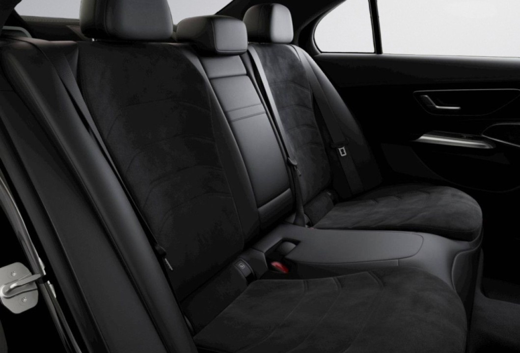 Mercedes-Benz E 220d AMG Line - foto 12