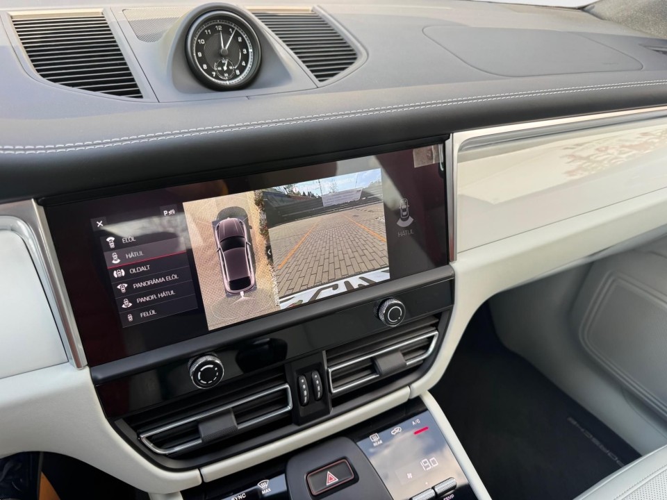 PORSCHE Macan 2023 — imagine 17