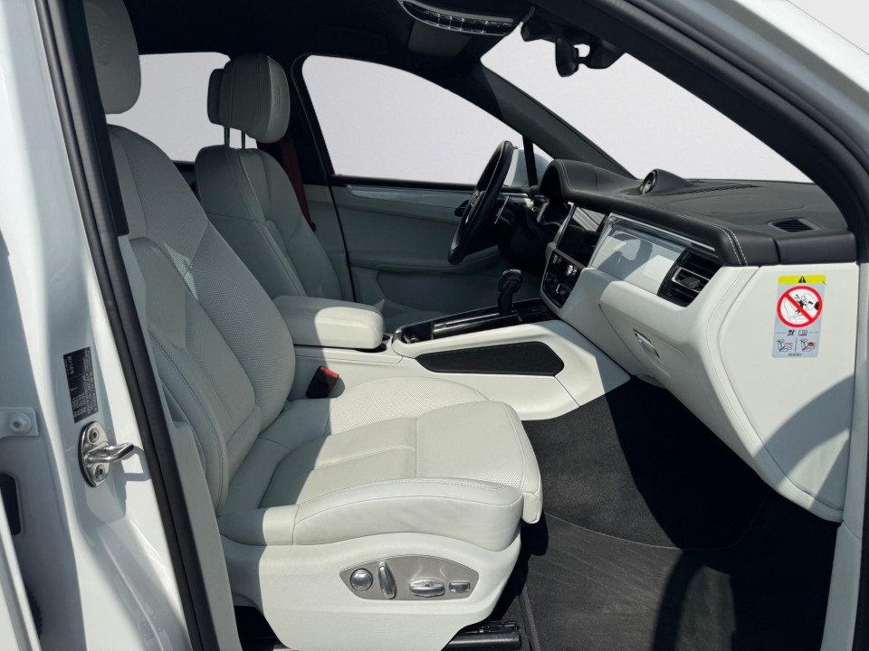 PORSCHE Macan 2023 — imagine 16