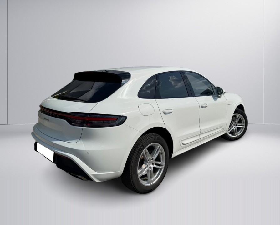 PORSCHE Macan 2023 — imagine 2