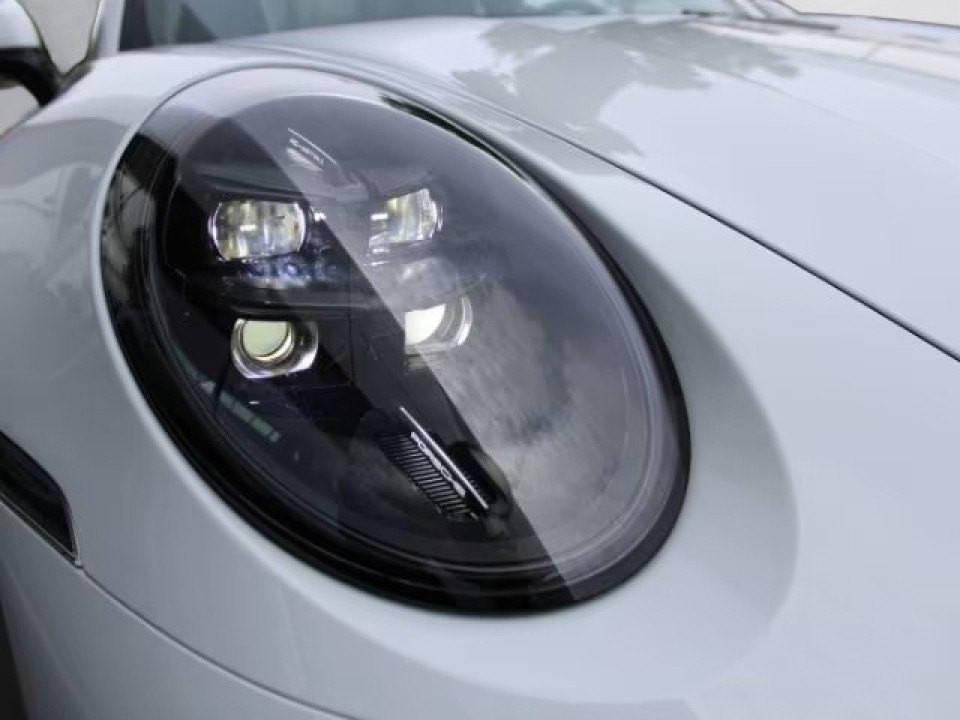 Porsche 911 Carrera 4 GTS - foto 20