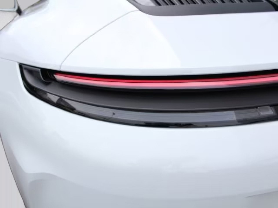 Porsche 911 Carrera 4 GTS - foto 22
