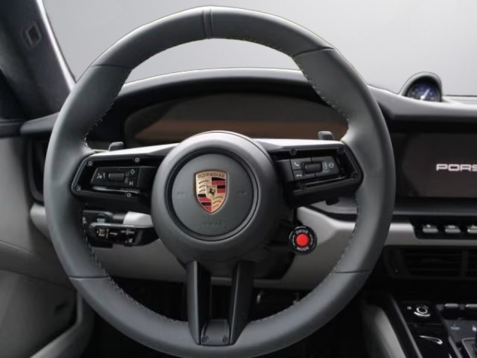 Porsche 911 Carrera 4 GTS - foto 11