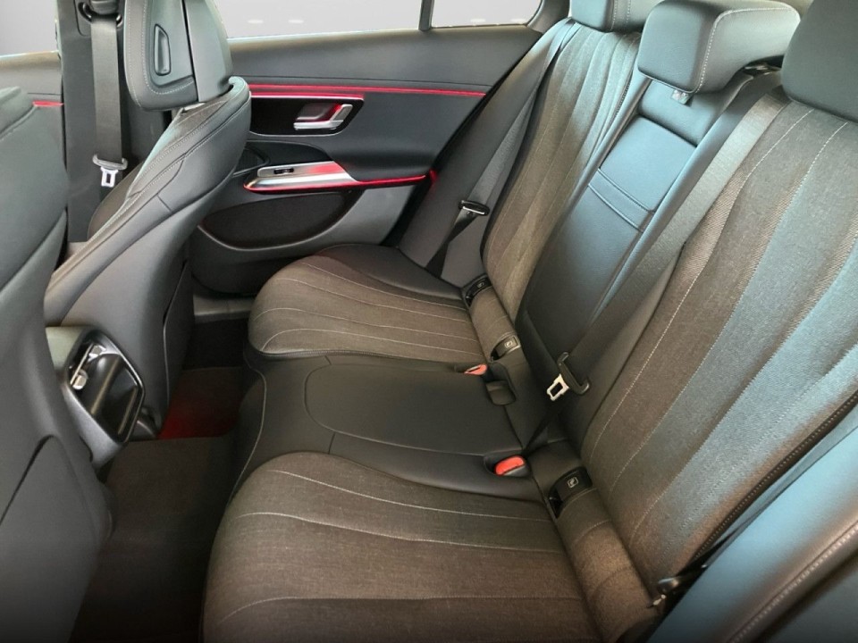 Mercedes-Benz E 200 Avantgarde - foto 19
