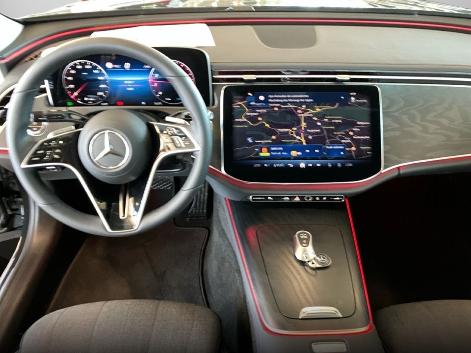 Mercedes-Benz E 200 Avantgarde - foto 13