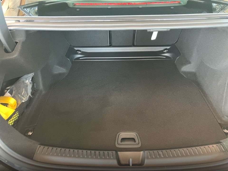 Mercedes-Benz E 200 Avantgarde - foto 21