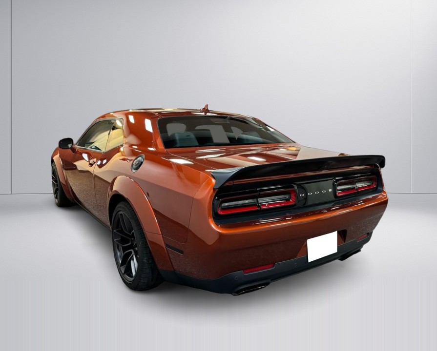 Dodge Challenger Hellcat Jailbreak (5)