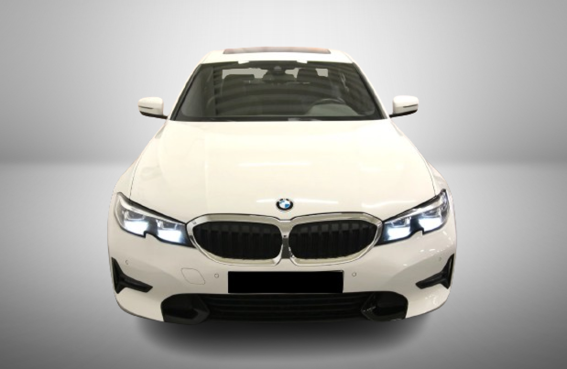 BMW Seria 3 330e Sport Line (2)