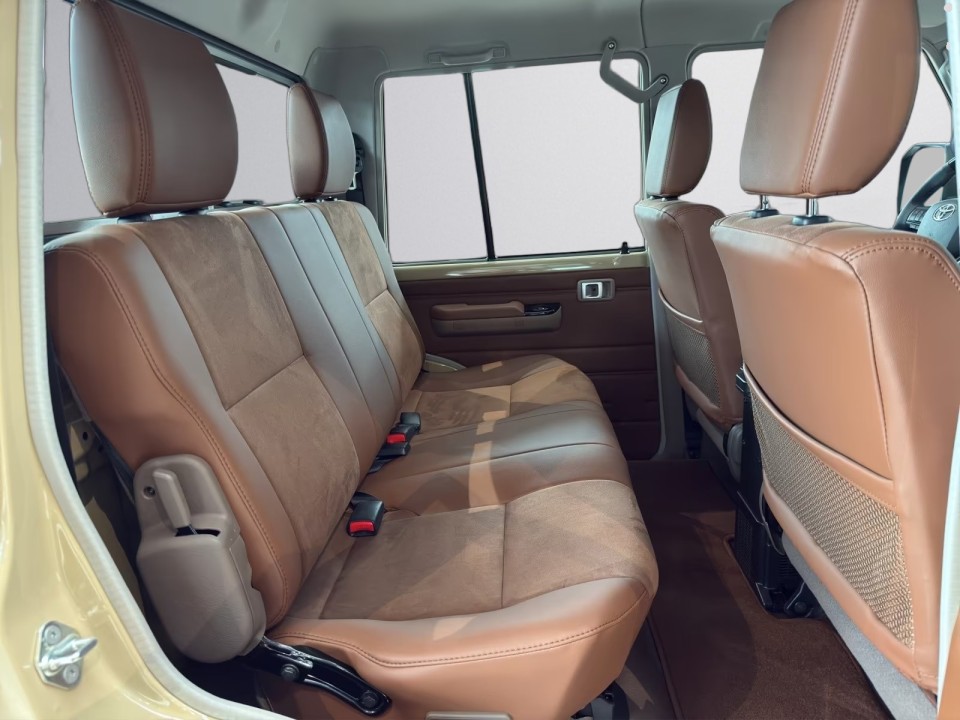 Toyota Land Cruiser GDJ79 2.8 Diesel - foto 12