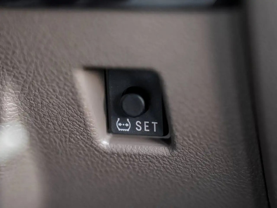 Toyota Land Cruiser 79 Series - foto 26