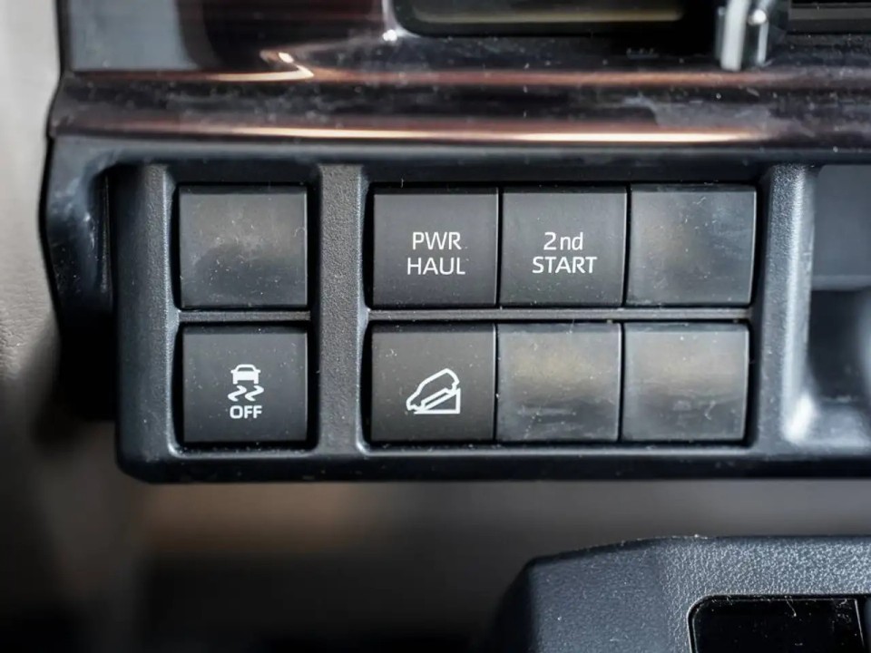 Toyota Land Cruiser 79 Series - foto 23
