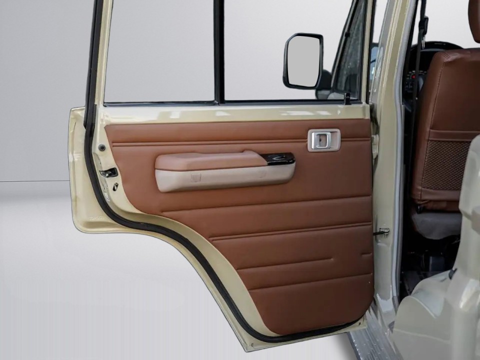 Toyota Land Cruiser 79 Series - foto 33