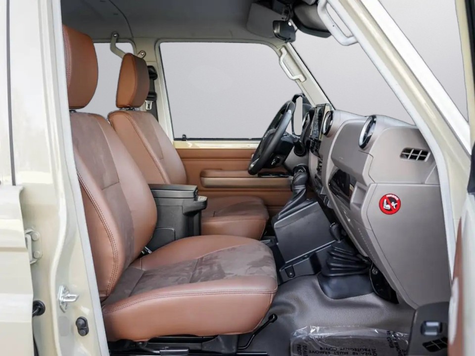 Toyota Land Cruiser 79 Series - foto 13