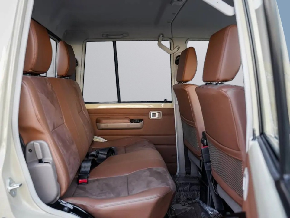 Toyota Land Cruiser 79 Series - foto 32