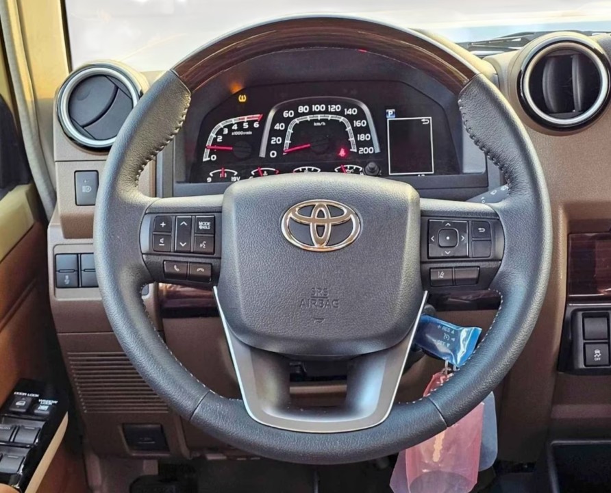 Toyota Land Cruiser GDJ79 - foto 13