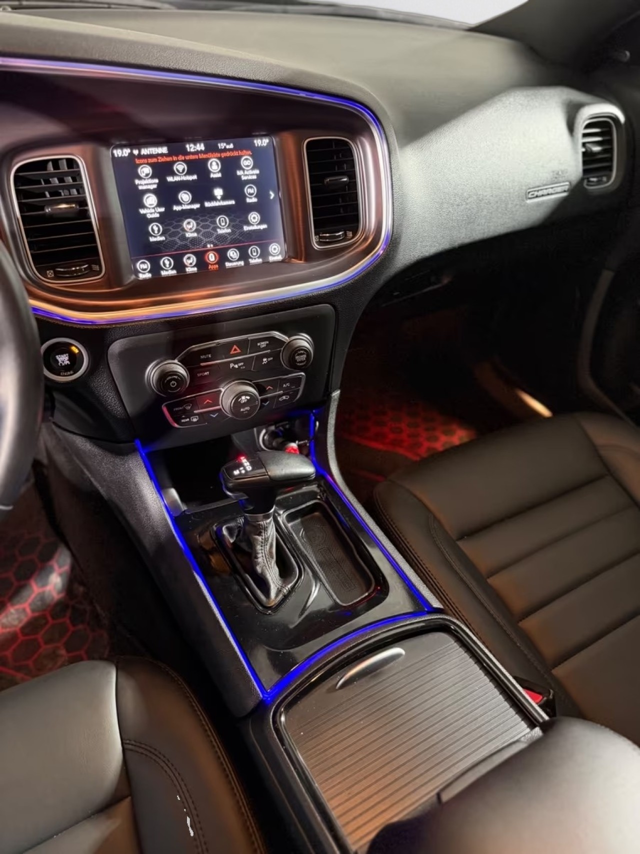Dodge Charger - foto 18