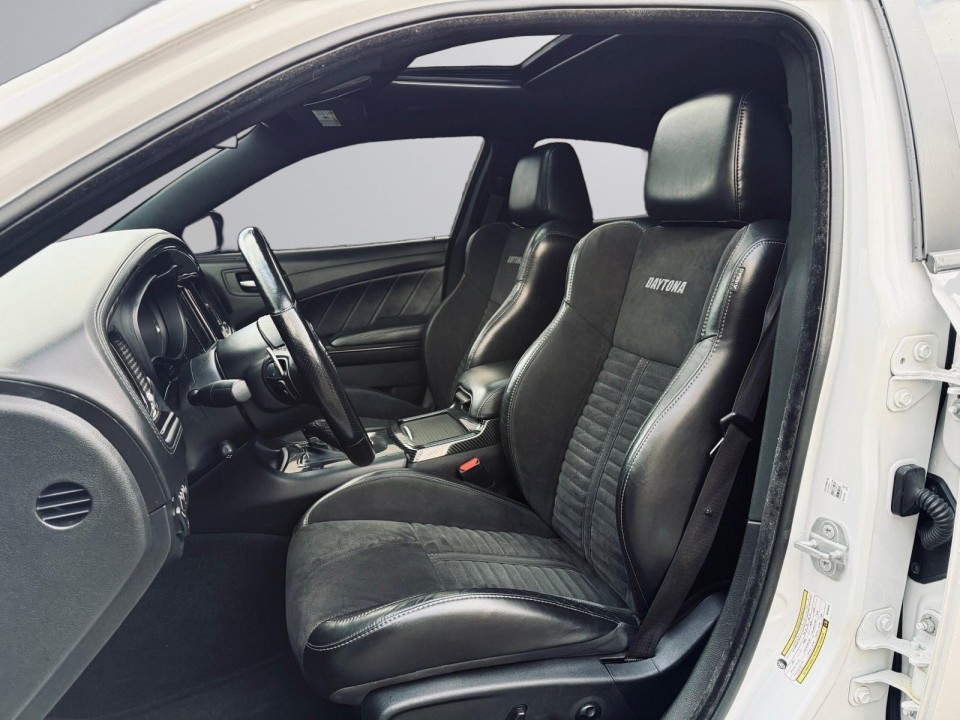 Dodge Charger - foto 18