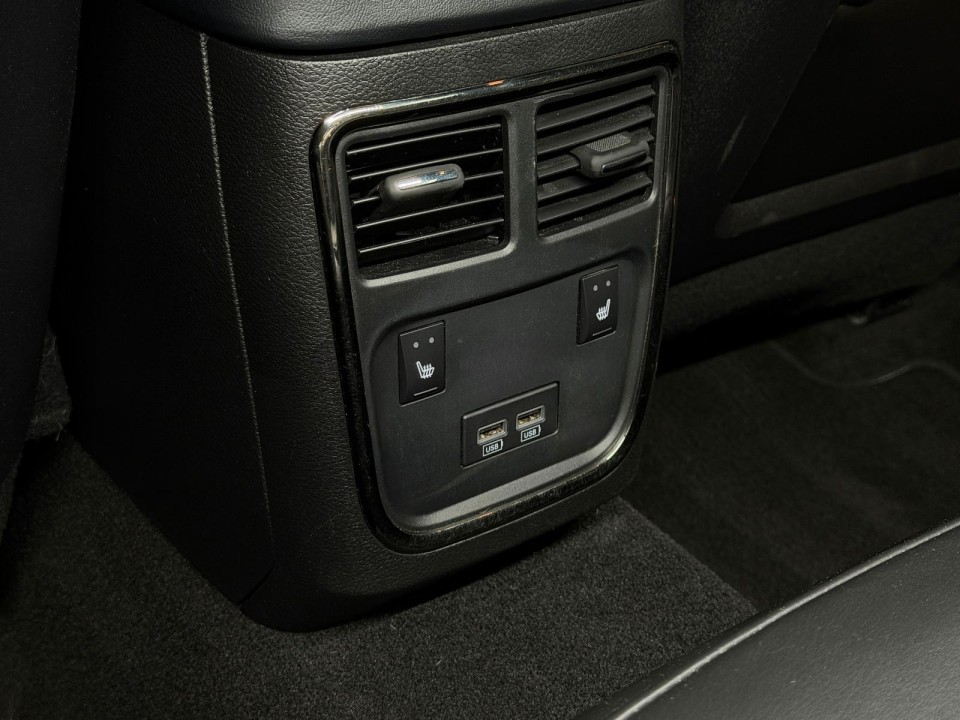 Dodge Charger SRT Hellcat - foto 23