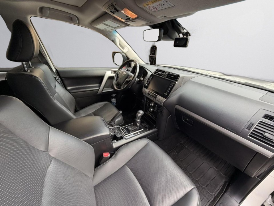 Toyota Land Cruiser - foto 11