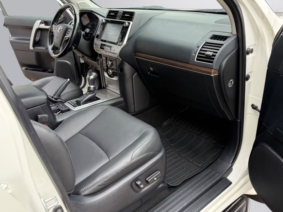 Toyota Land Cruiser - foto 11