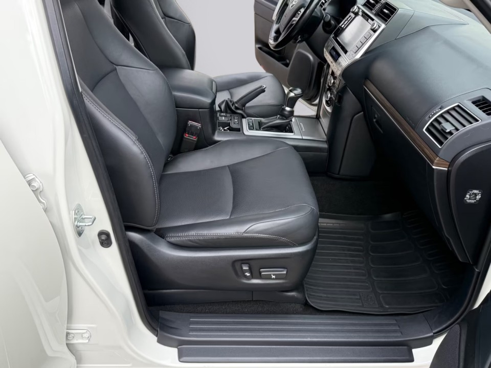 Toyota Land Cruiser - foto 12