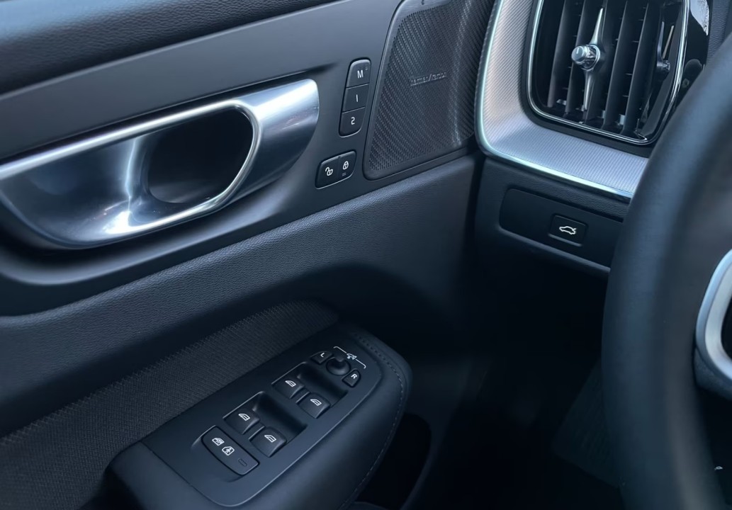 Volvo XC 60 B5 FACELIFT Plus Black - foto 14