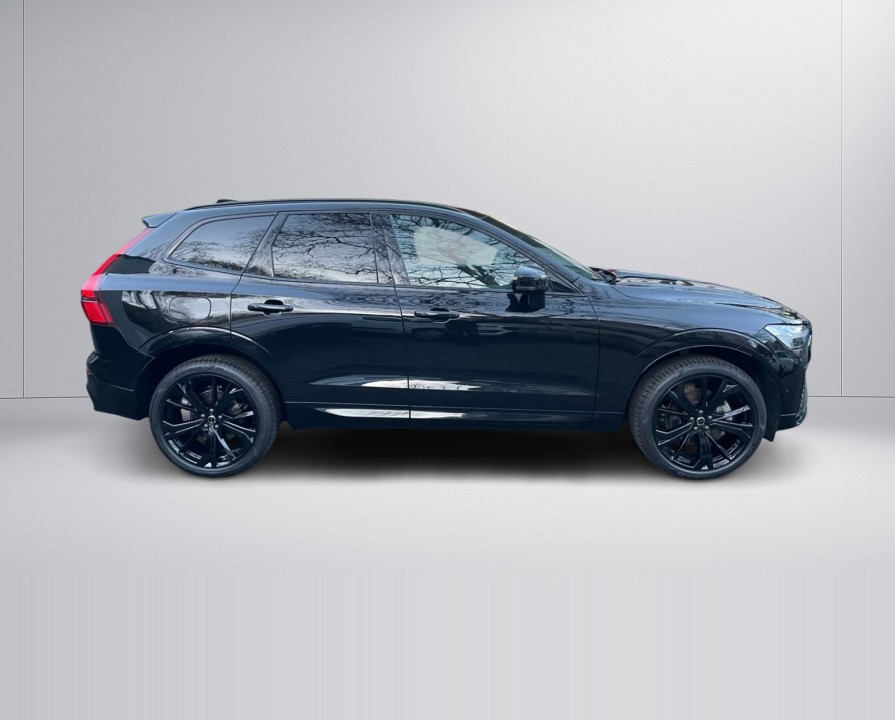 Volvo XC 60 B5 FACELIFT Plus Black (2)
