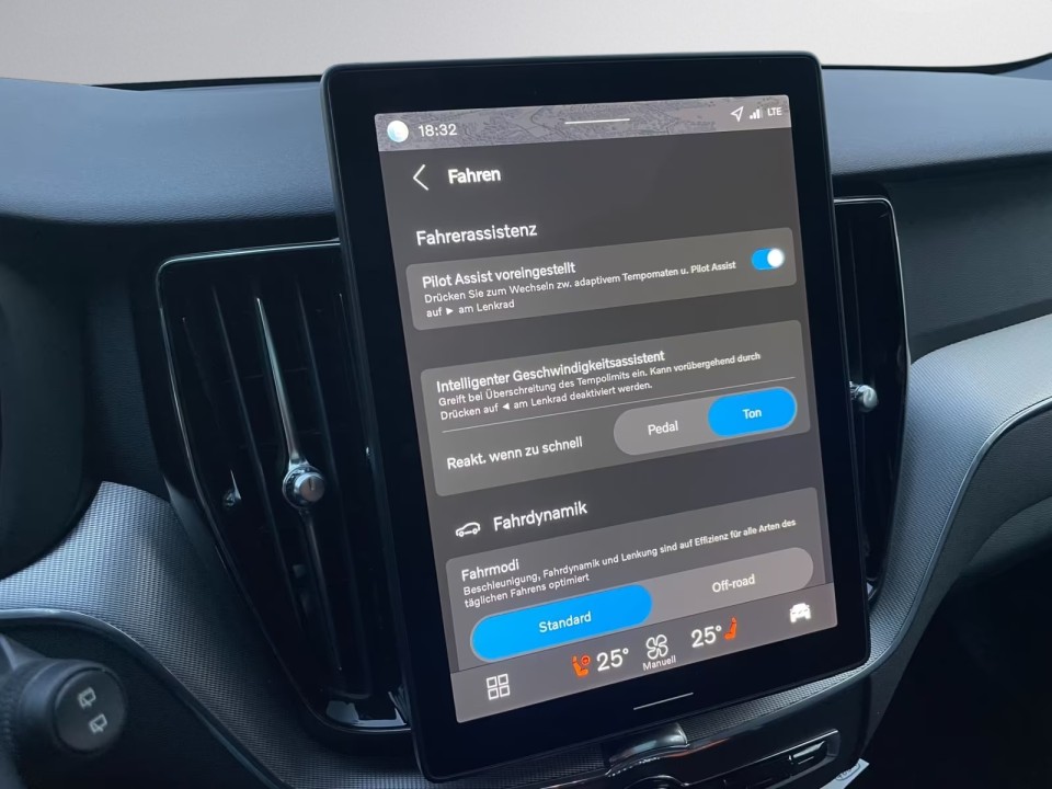Volvo XC 60 B5 FACELIFT Plus Black - foto 17