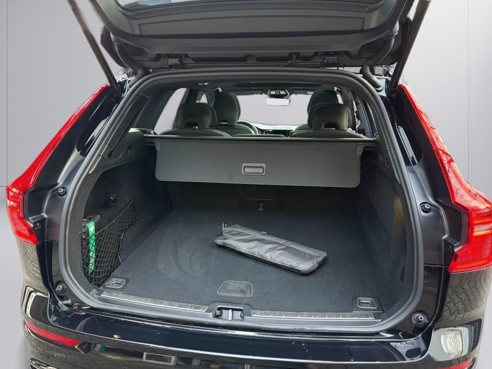 Volvo XC 60 B5 FACELIFT Plus Black - foto 19