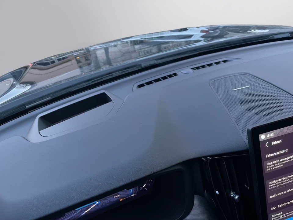 Volvo XC 60 B5 FACELIFT Plus Black - foto 18