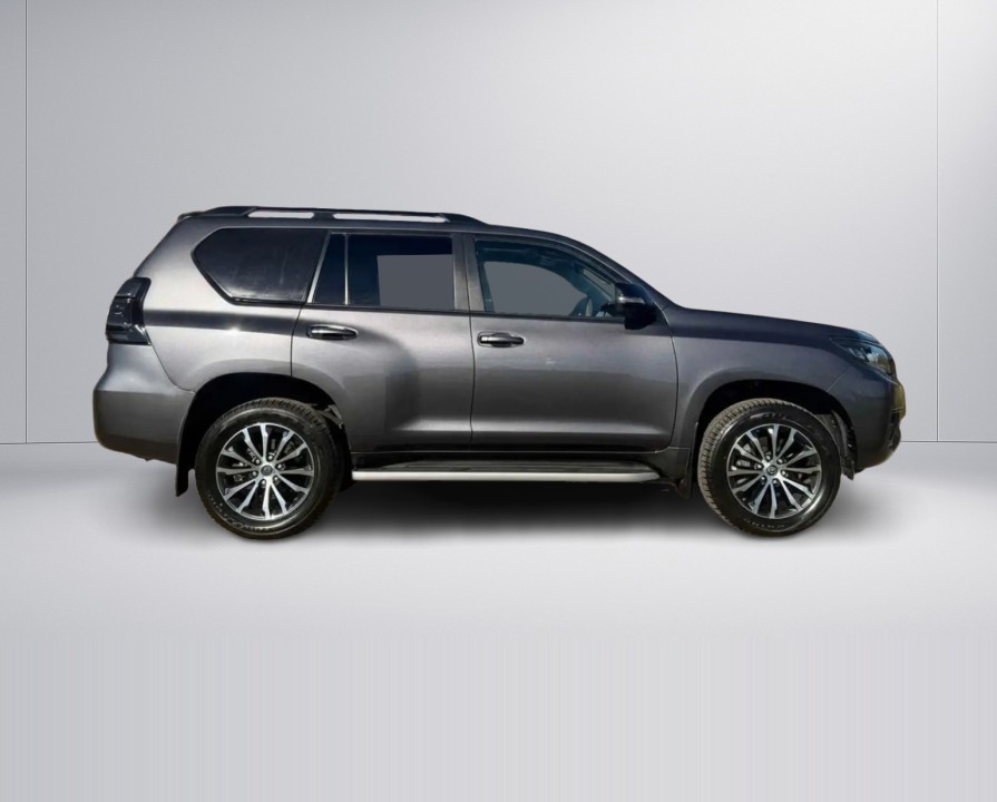 Toyota Land Cruiser (2)