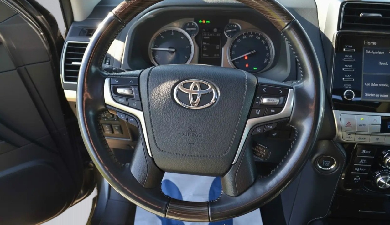 Toyota Land Cruiser - foto 10