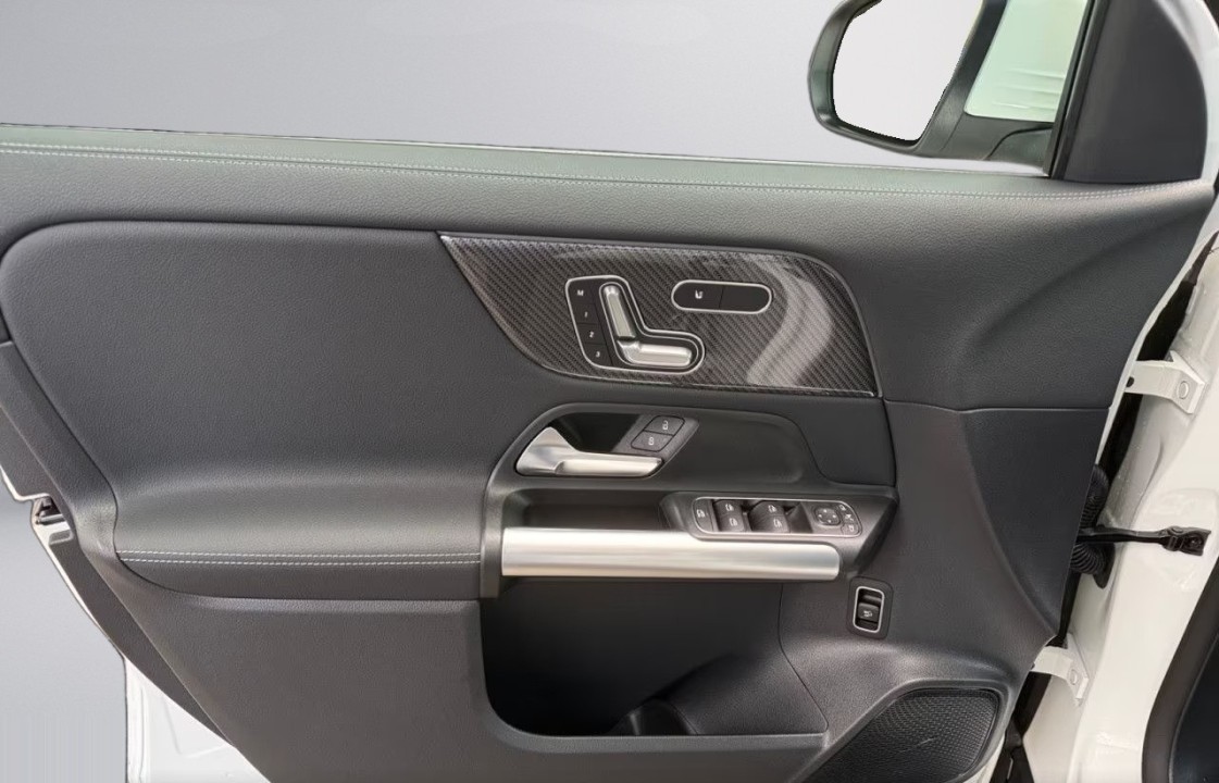 Mercedes-Benz GLA 200d AMG Line - foto 12