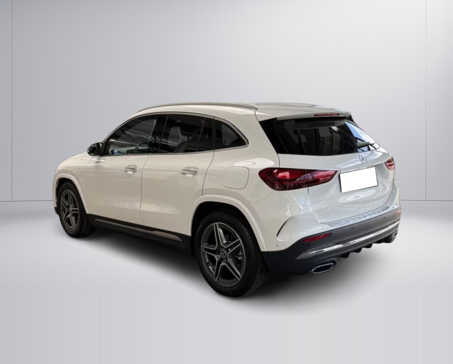 MERCEDES-BENZ GLA 2025 — imagine 4