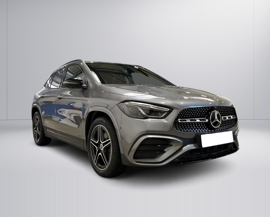 MERCEDES-BENZ GLA 2025