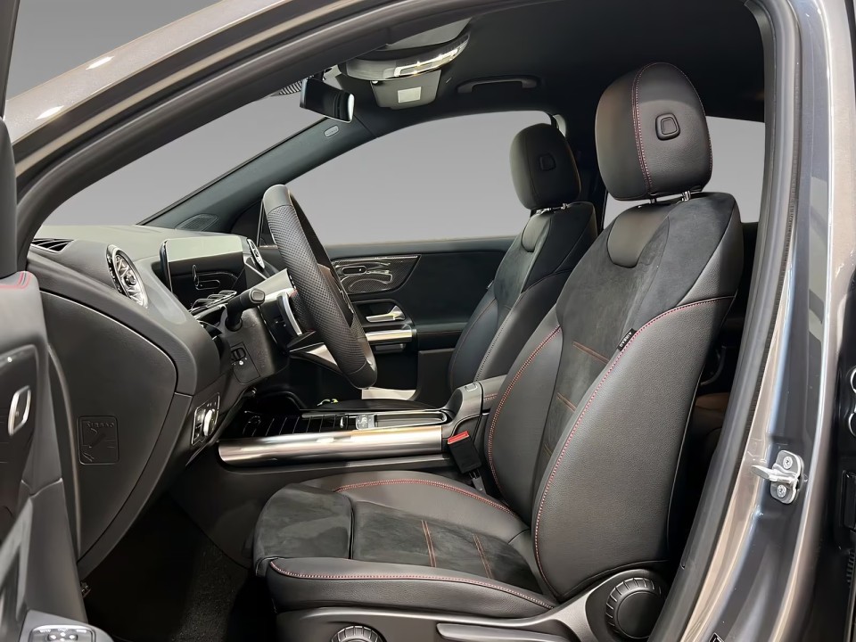 MERCEDES-BENZ GLA 2025 — imagine 5