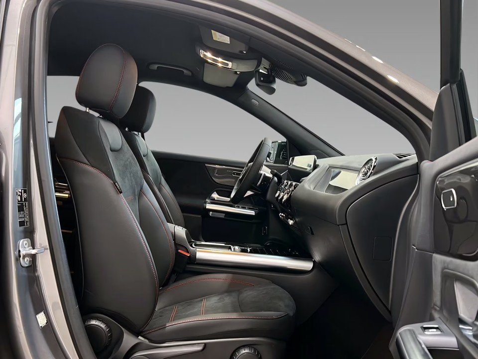 MERCEDES-BENZ GLA 2025 — imagine 17